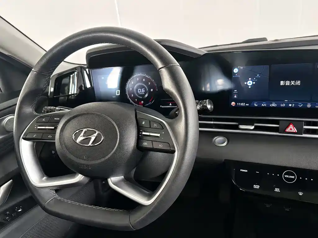 Hyundai Elantra 2022 — фото 17