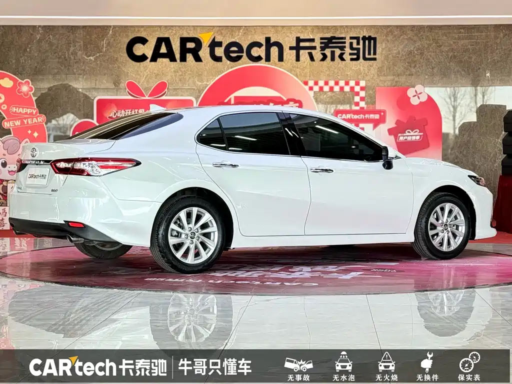 Toyota Camry 2022 — фото 25