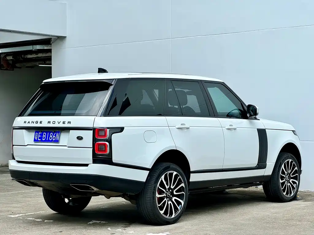 Land Rover Range Rover 2018 — фото 13