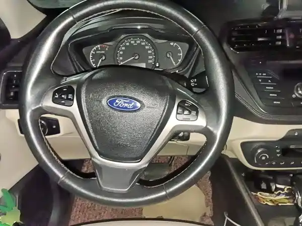 Ford Escort 2015