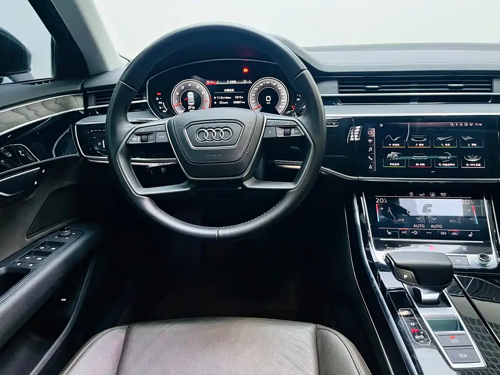 Audi A8 2018 — фото 11