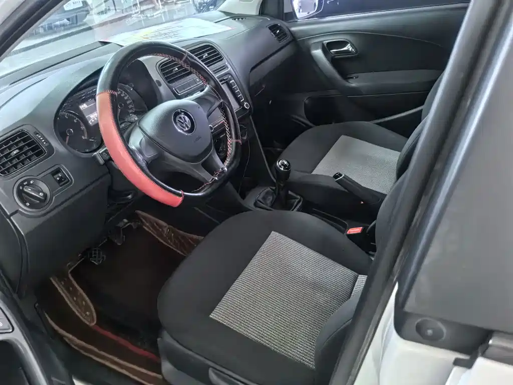 Volkswagen Polo 2016