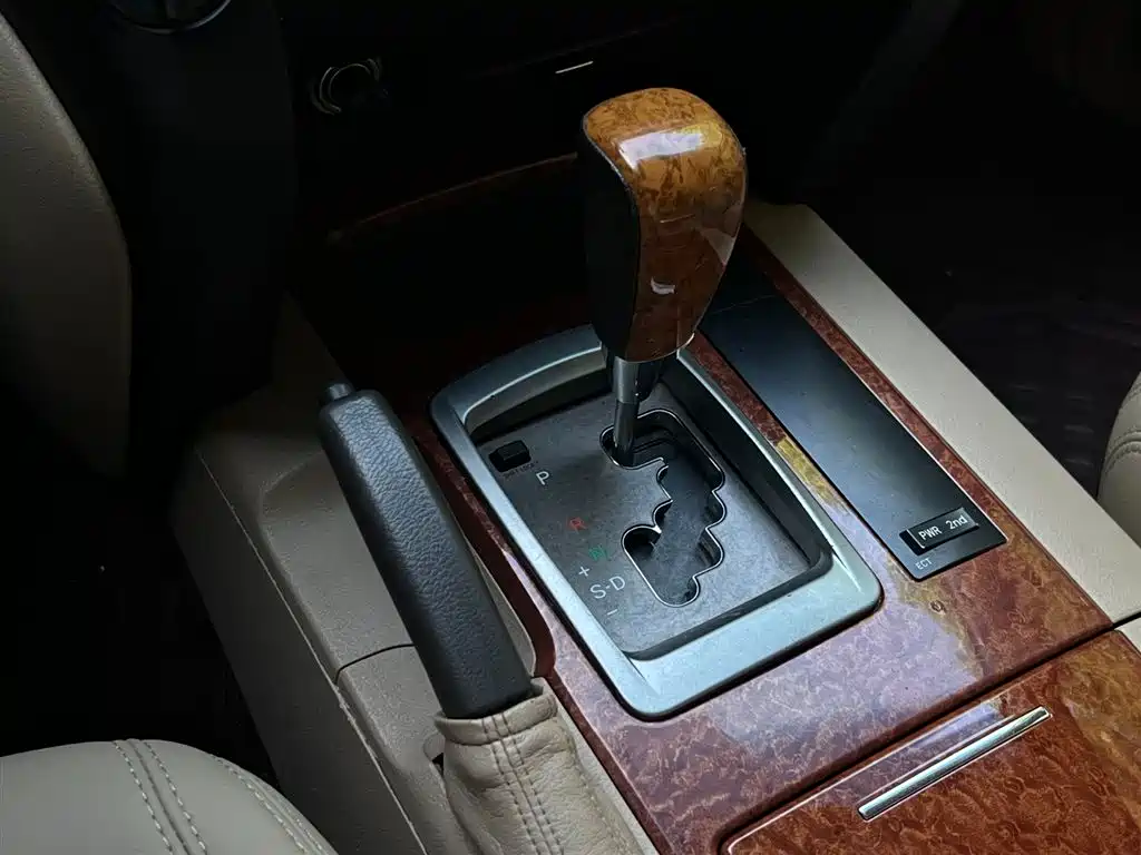 Toyota Land Cruiser 2015 — фото 8