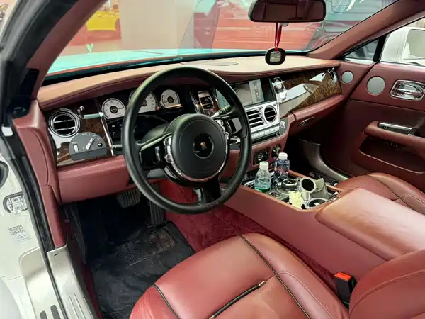 Rolls-Royce Phantom 2016