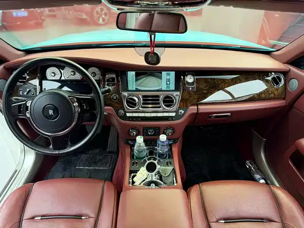 Rolls-Royce Phantom 2016