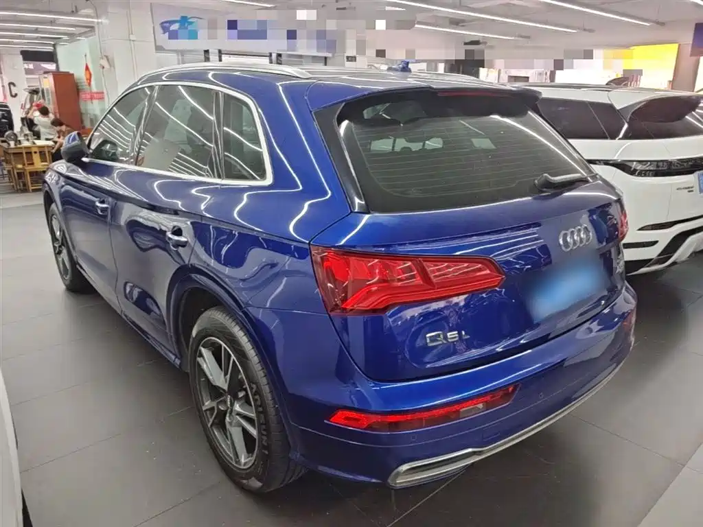 Audi Q5L 2019 — фото 5