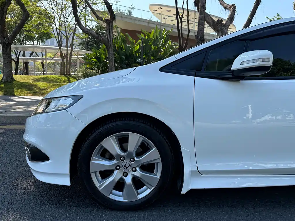 Honda Jade 2014 — фото 24