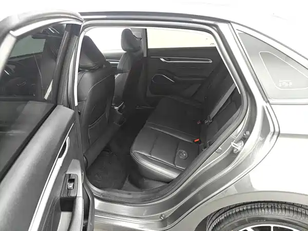Geely Emgrand 2023