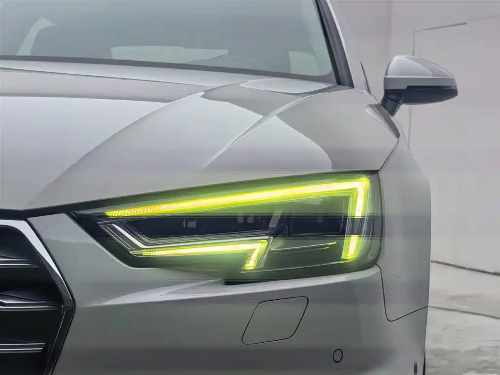 Audi A4L 2019 — фото 20