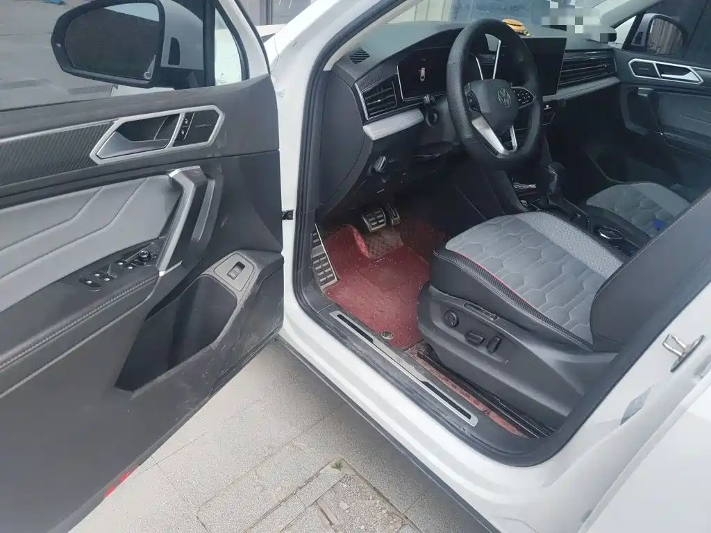 Volkswagen Tiguan L 2023 — фото 14
