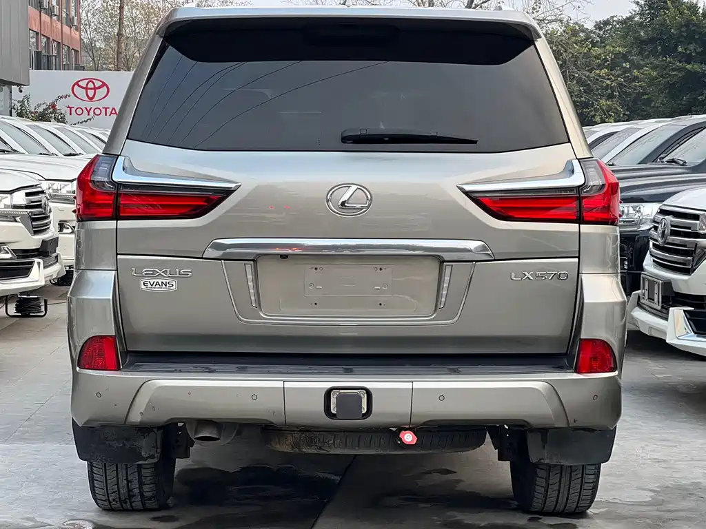 Lexus LX 2019