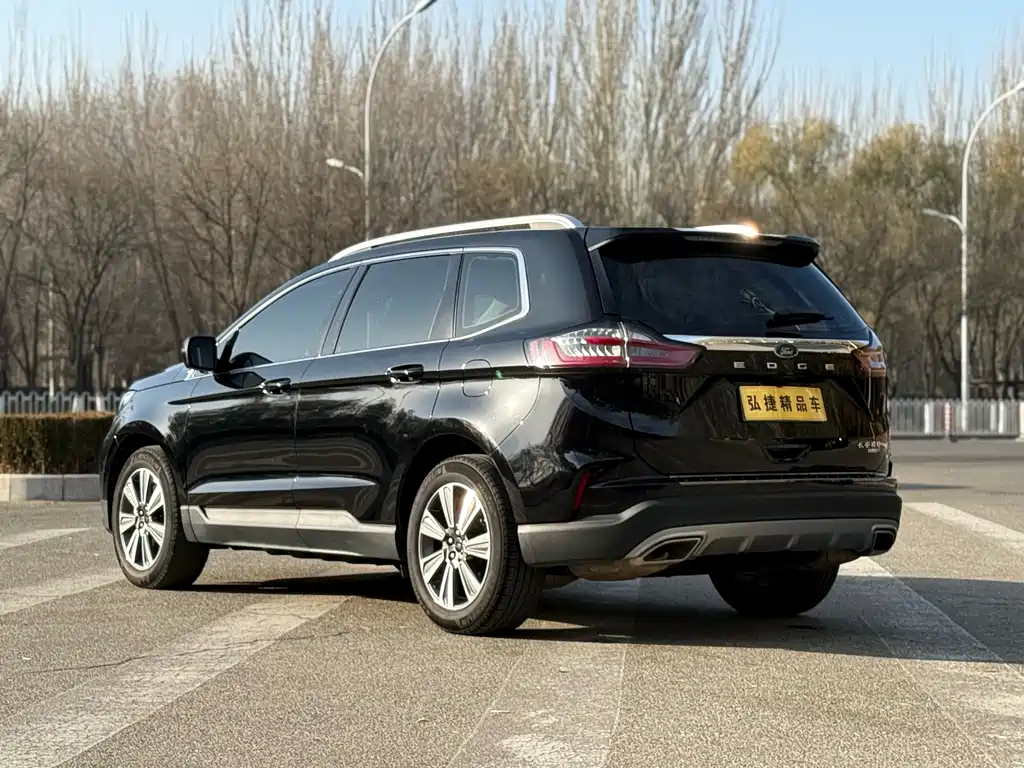 Ford Edge 2022 — фото 10