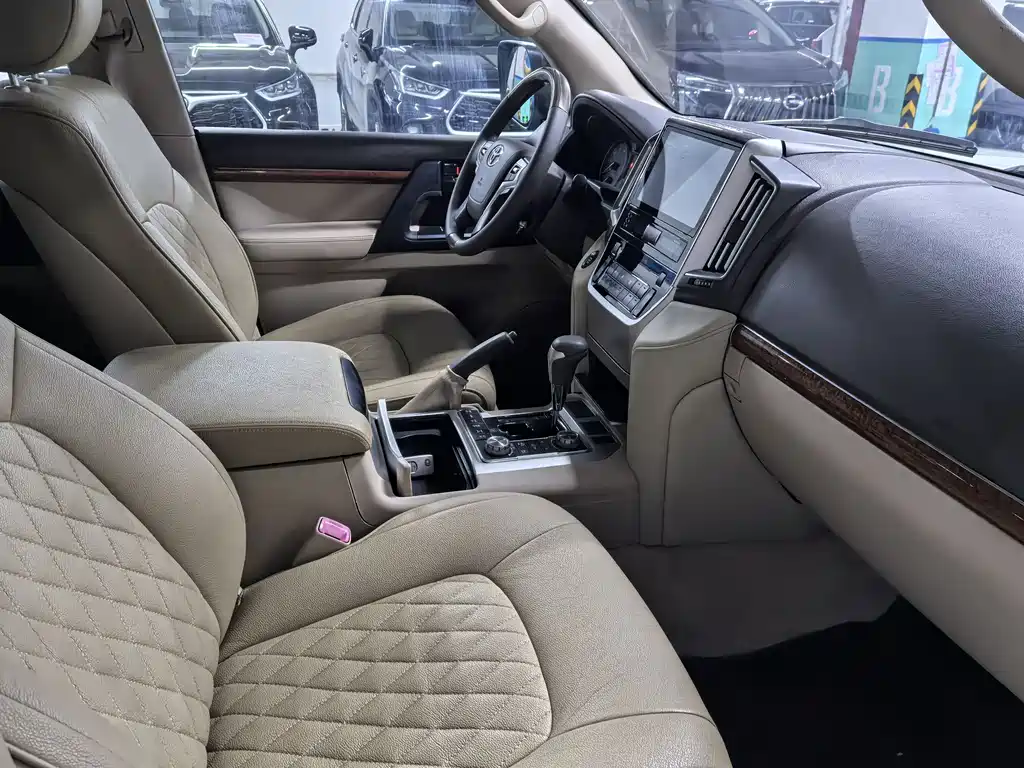 Toyota Land Cruiser 2016 — фото 13