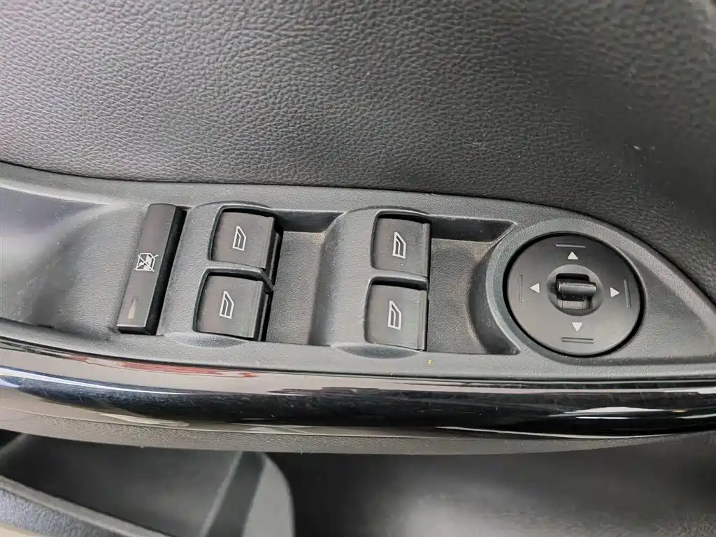 Ford Focus 2013 — фото 9