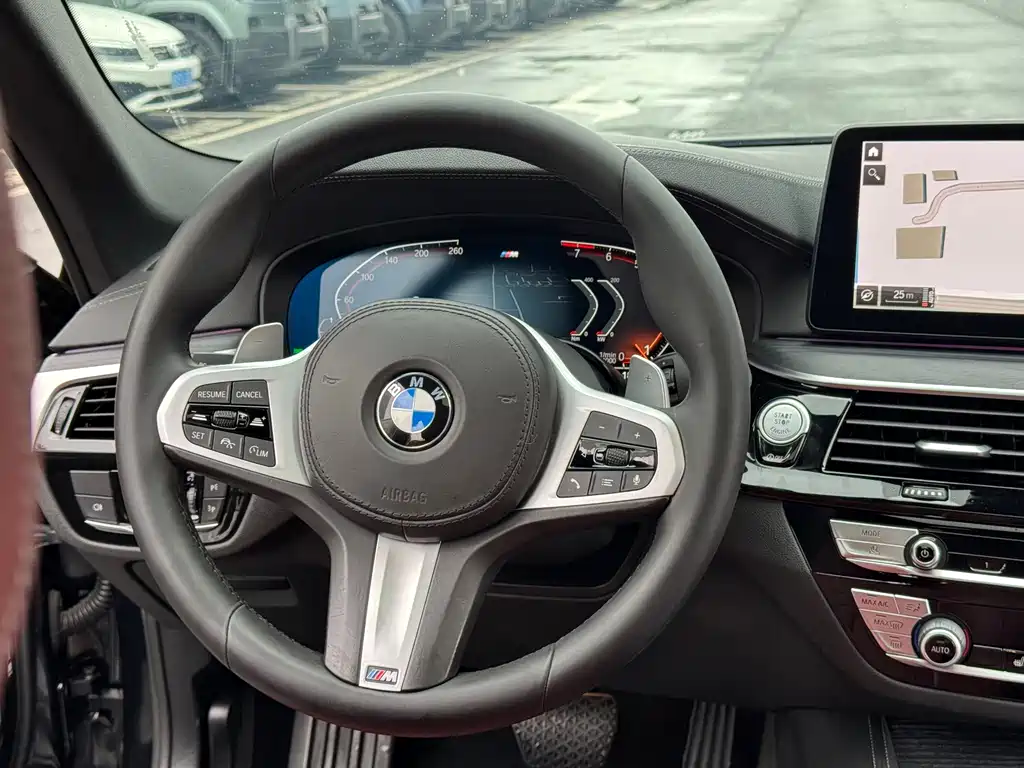 BMW 5 Series 2021 — фото 12