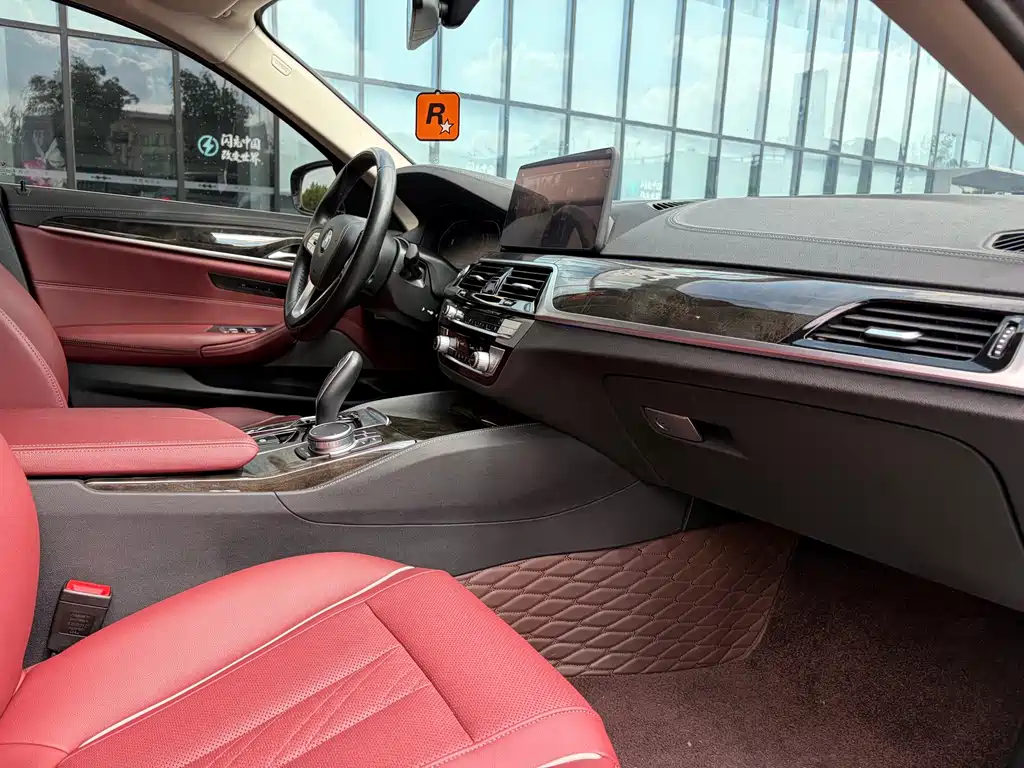 BMW 5 Series 2022 — фото 14