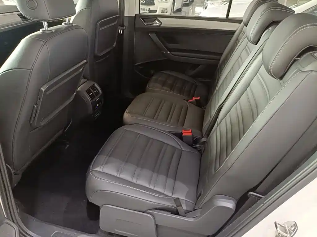 Volkswagen Touran 2019 — фото 17