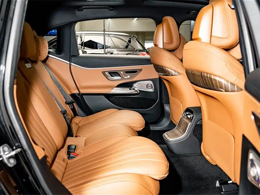 Mercedes-Benz E-Class 2025 — фото 21