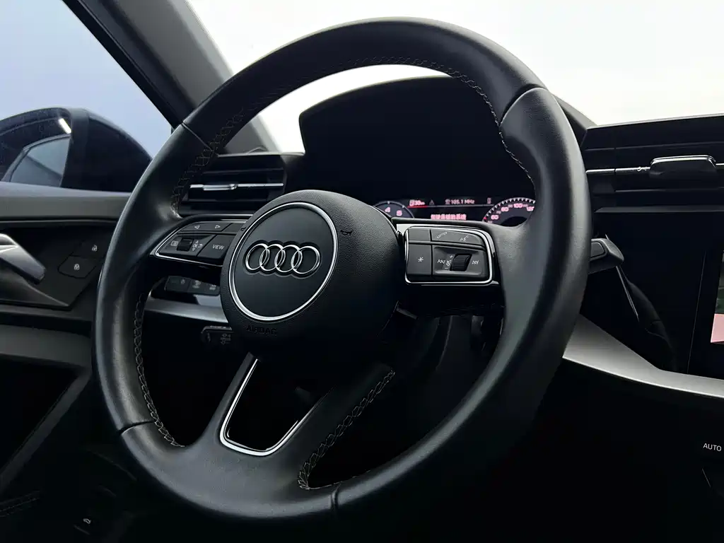 Audi A3 2023 — фото 15