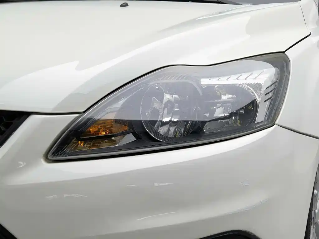 Ford Focus 2015 — фото 7