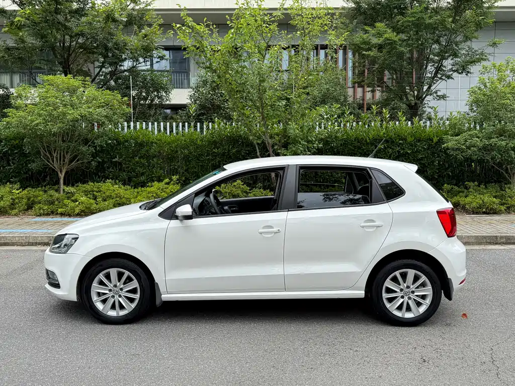 Volkswagen Polo 2015
