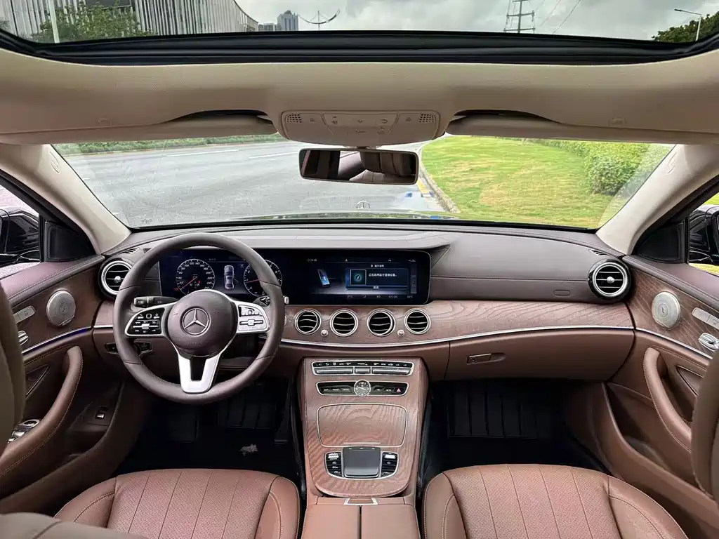 Mercedes-Benz E-Class 2019 — фото 12