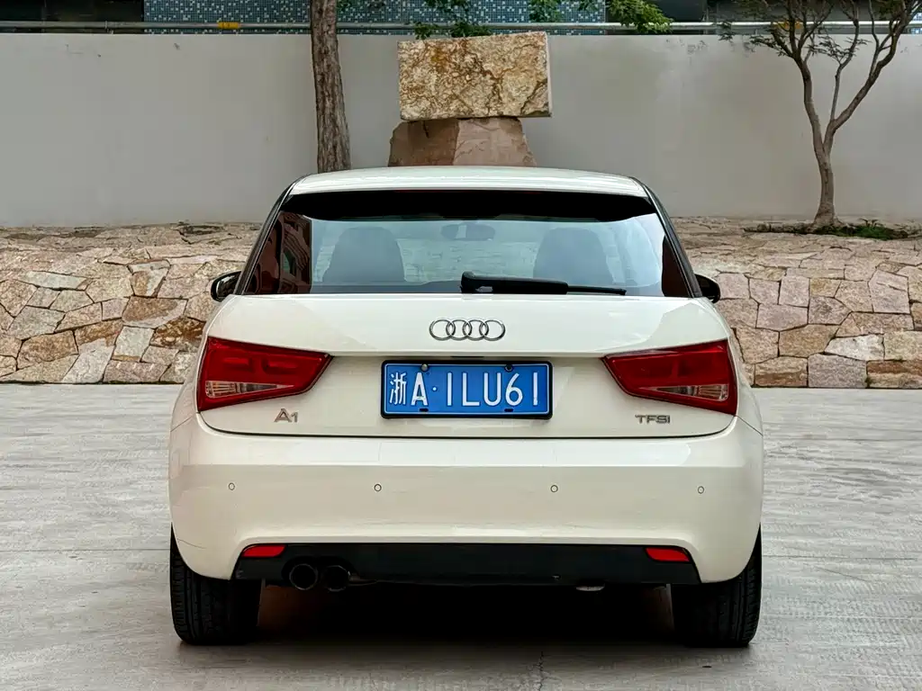 Audi A1 2011