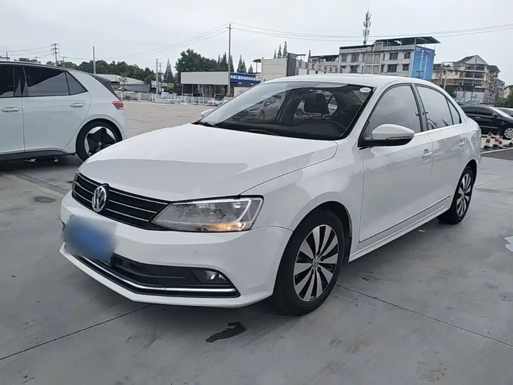 Volkswagen Sagitar 2015