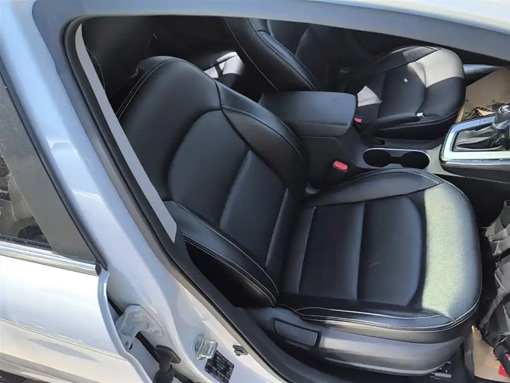 Hyundai Elantra 2018 — фото 25