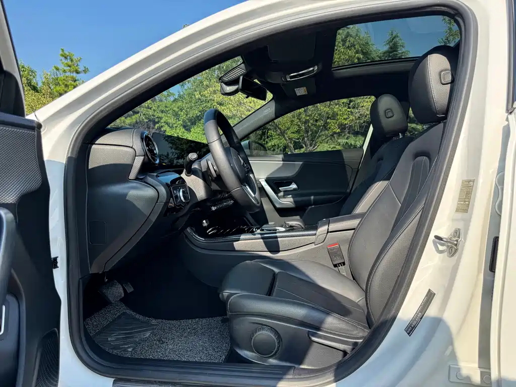 Mercedes-Benz A-Class 2021 — фото 11