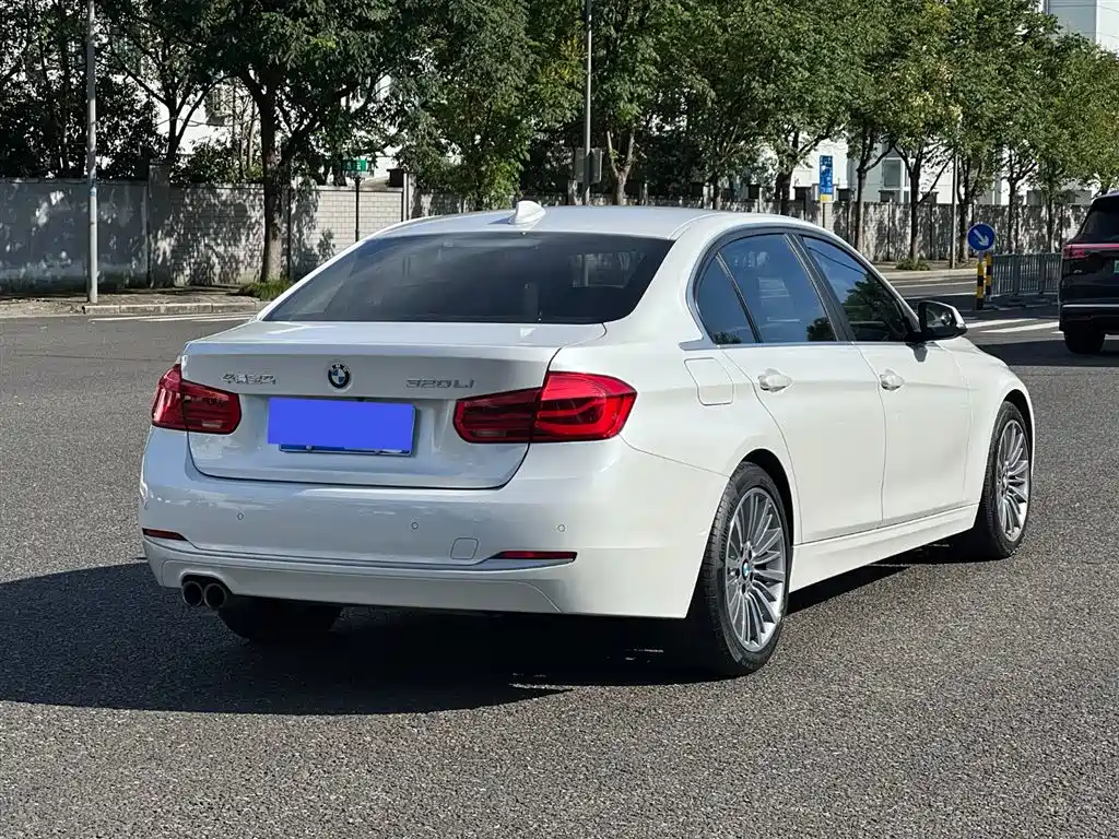 BMW 3 Series 2019 — фото 11