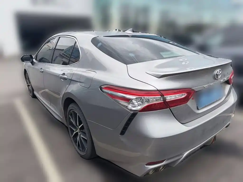 Toyota Camry 2021 — фото 25