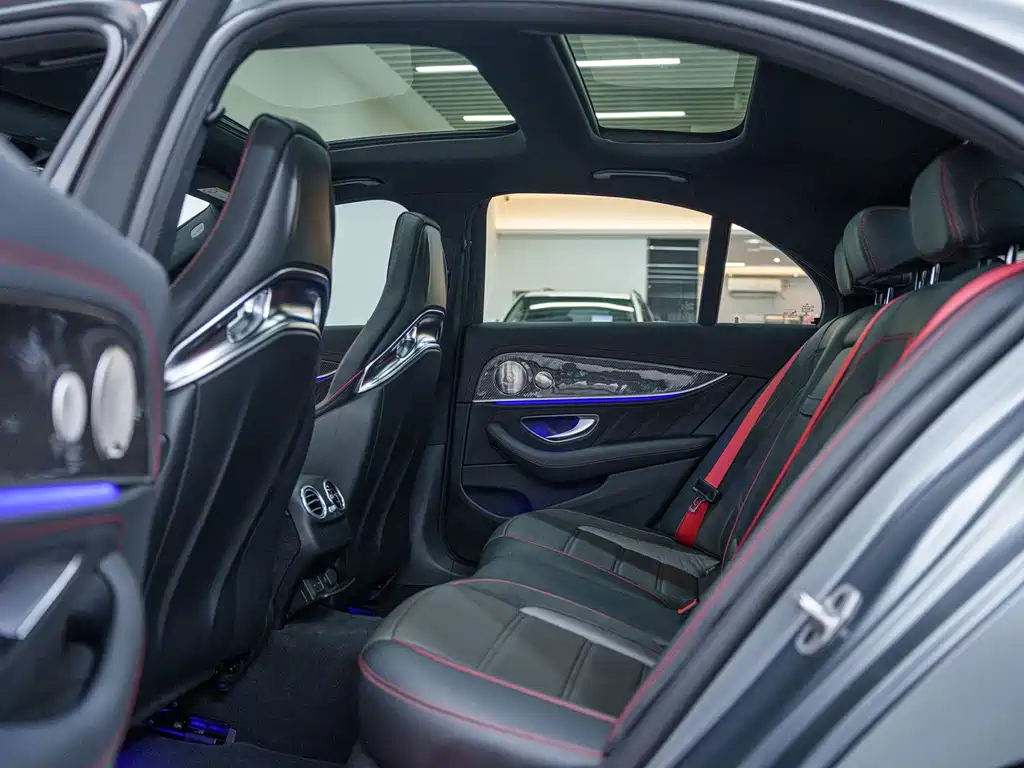 Mercedes-Benz E-Class AMG 2022 — фото 10