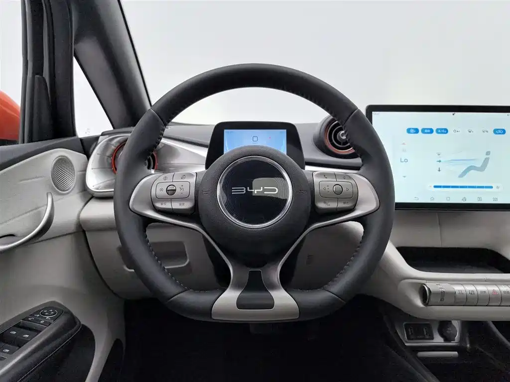BYD Dolphin 2022 — фото 11
