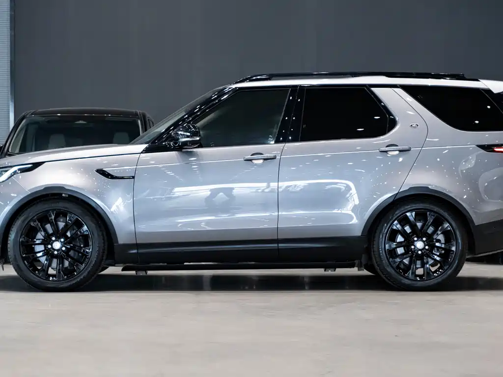 Land Rover Discovery 2024 — фото 4