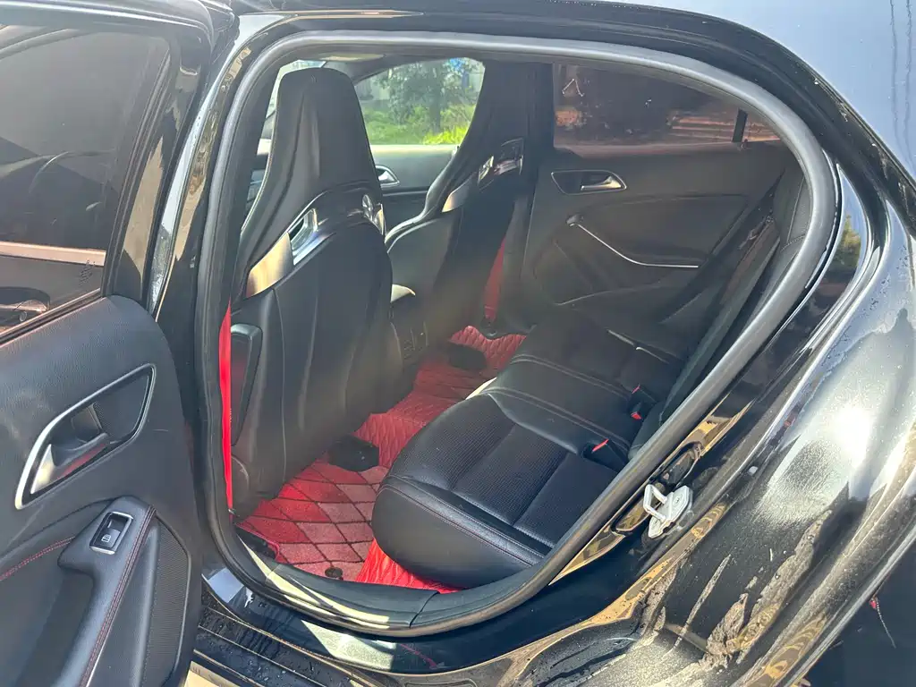 Mercedes-Benz GLA AMG 2015 — фото 9