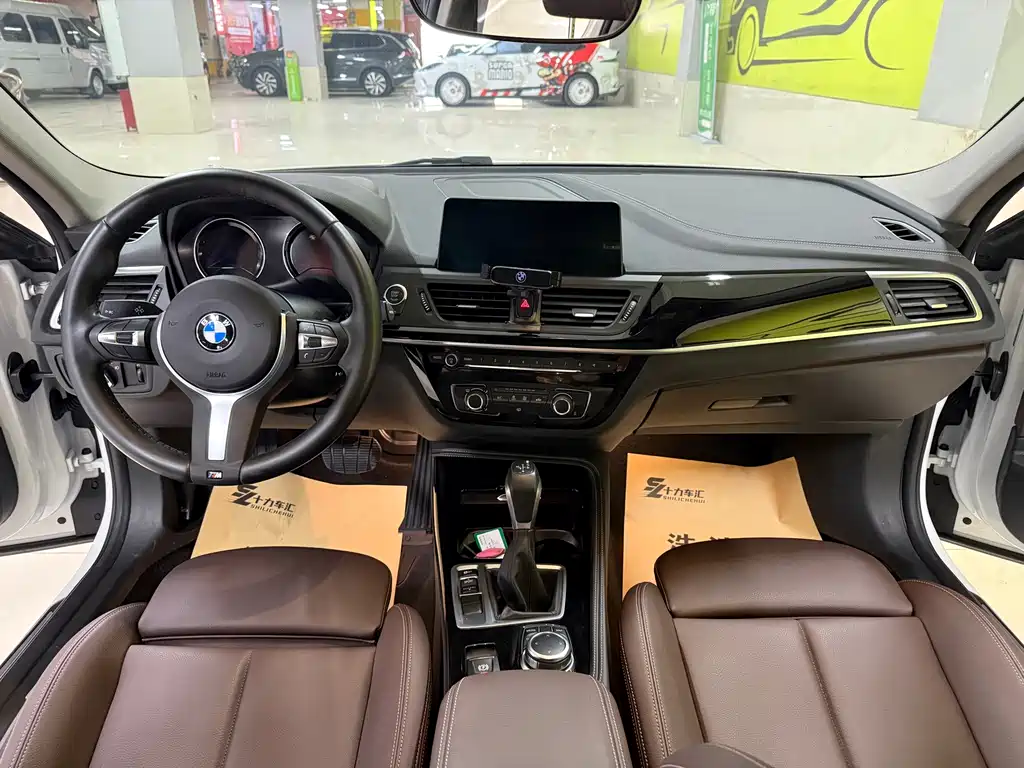 BMW 1 Series 2019 — фото 13