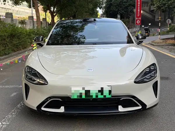 Xiaomi SU7 2025