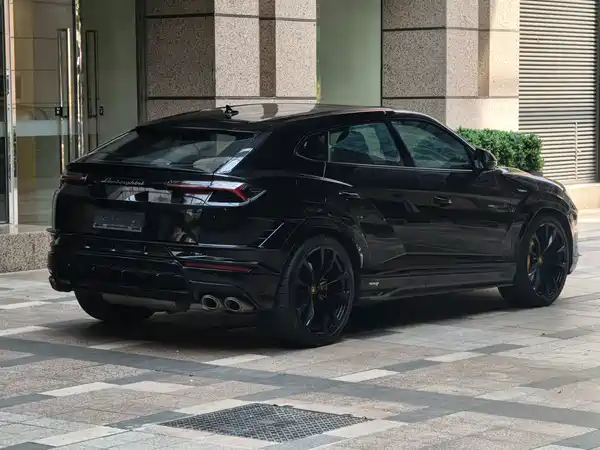 Lamborghini Urus 2024