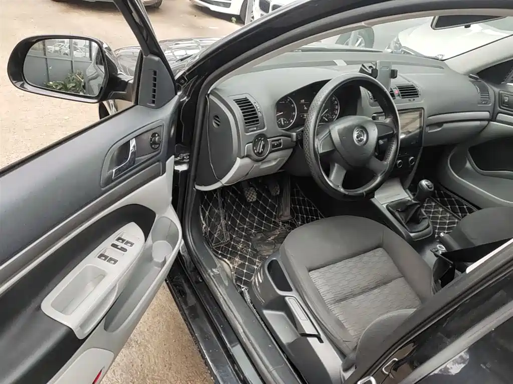 Skoda Octavia 2015 — фото 16