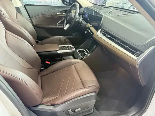 BMW iX1 2023