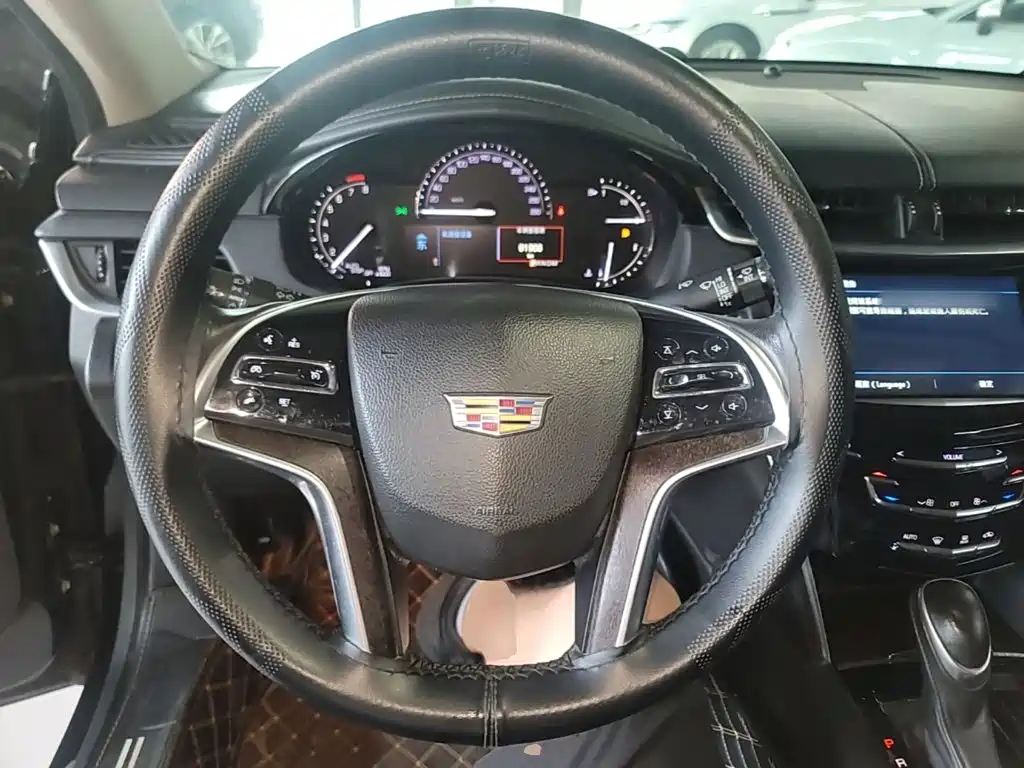 Cadillac XTS 2019 — фото 11
