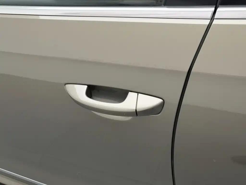Volkswagen Passat 2017 — фото 18