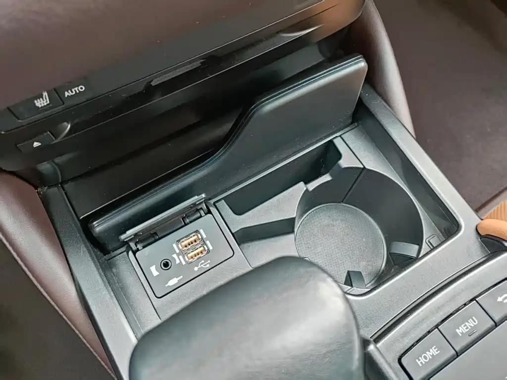 Lexus ES 2021 — фото 15