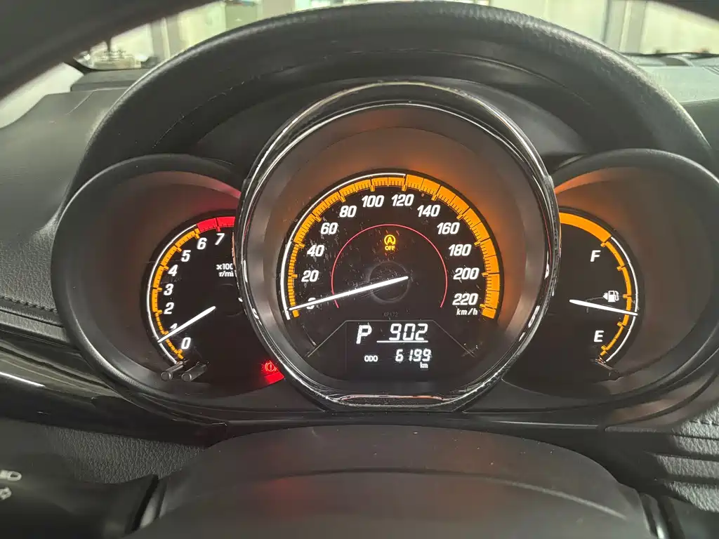 Toyota Yaris L 2023