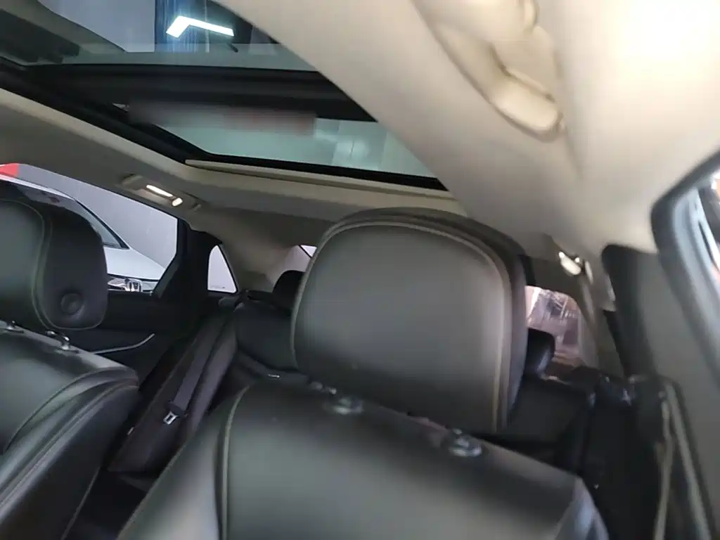 Cadillac XTS 2019 — фото 18