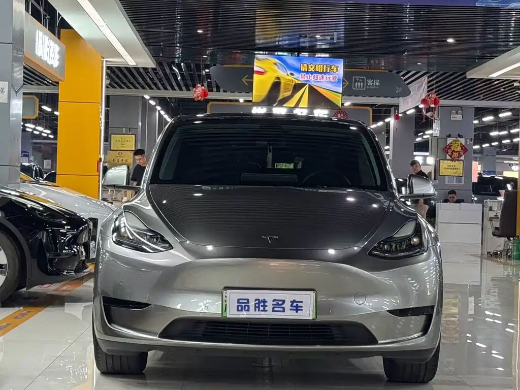 Tesla Model Y 2023 — фото 2