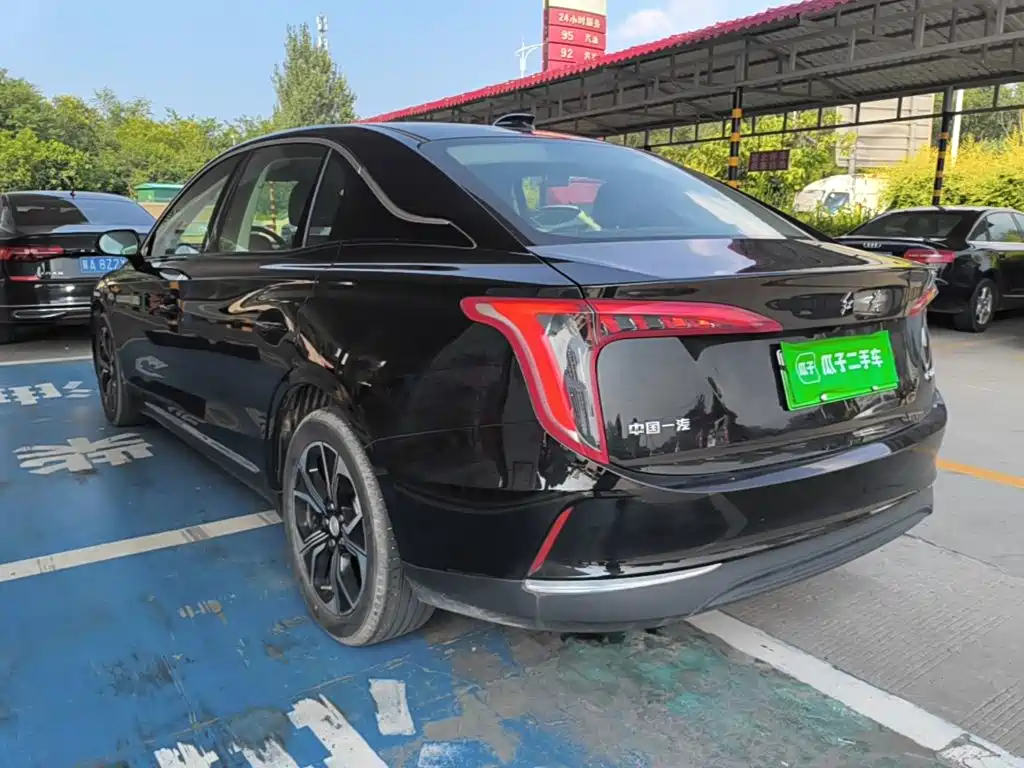 Hongqi E-QM5 2024 — фото 5
