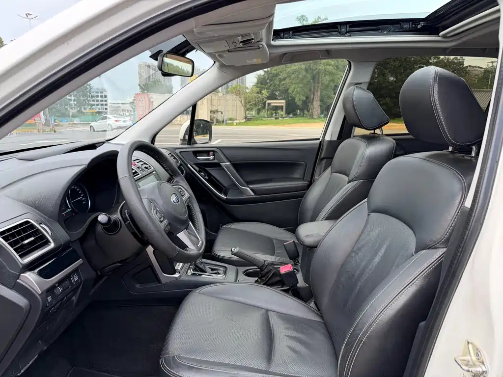 Subaru Forester 2017 — фото 8