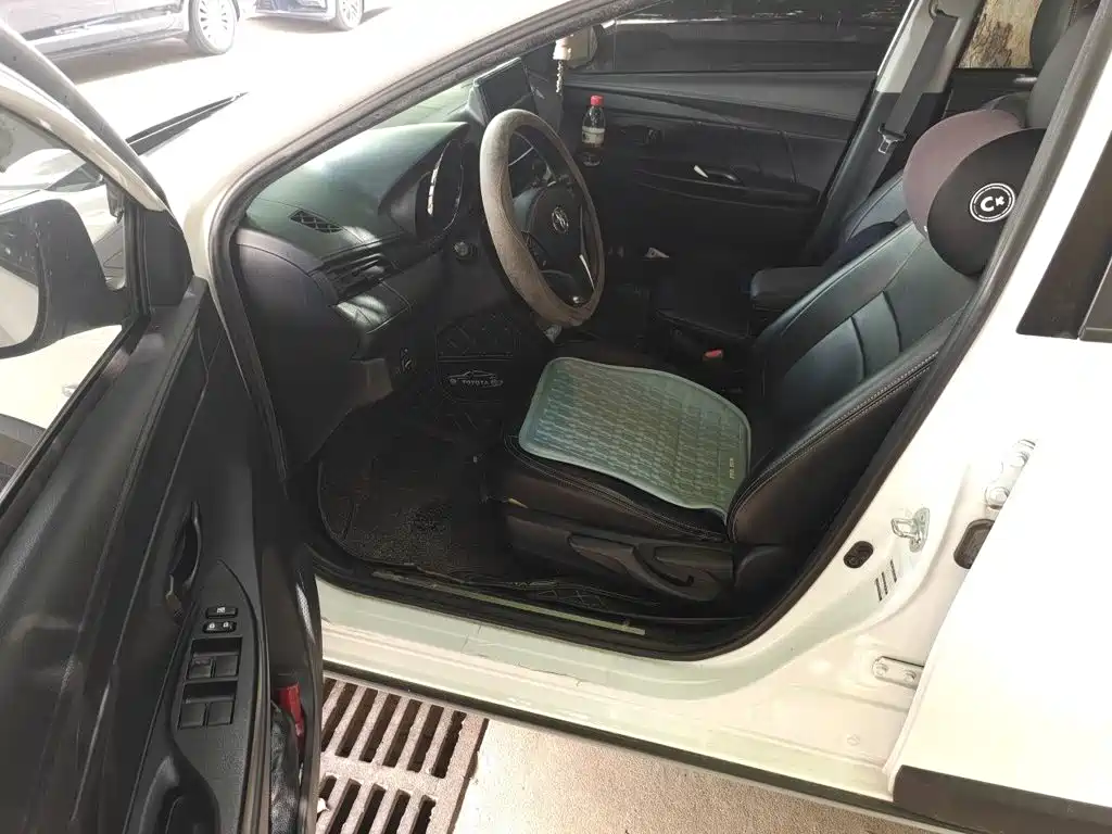 Toyota Yaris L 2023 — фото 17